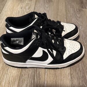 Nike Kids Dunk Low shoes Black/white Big Kids 5.5